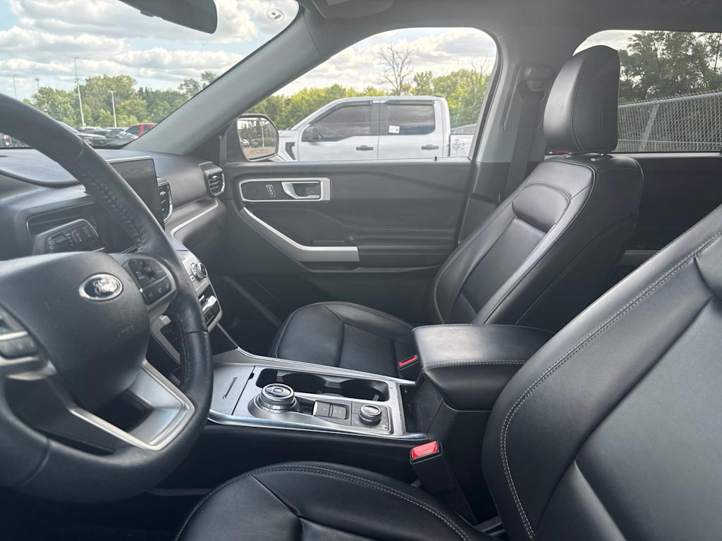 Thumbnail: 2023 Ford Explorer - 32