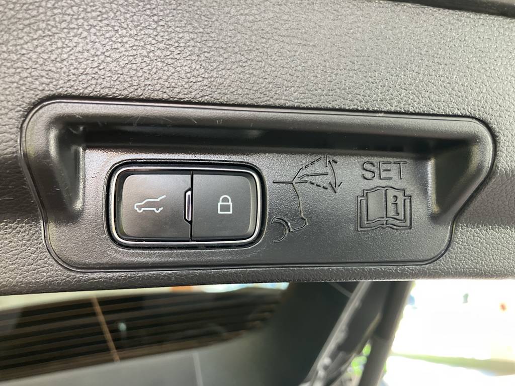 Thumbnail: 2021 Ford Explorer - 29