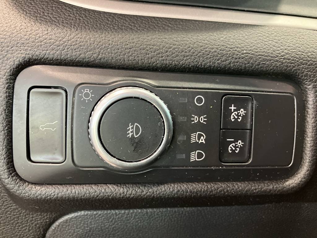 Thumbnail: 2021 Ford Explorer - 21