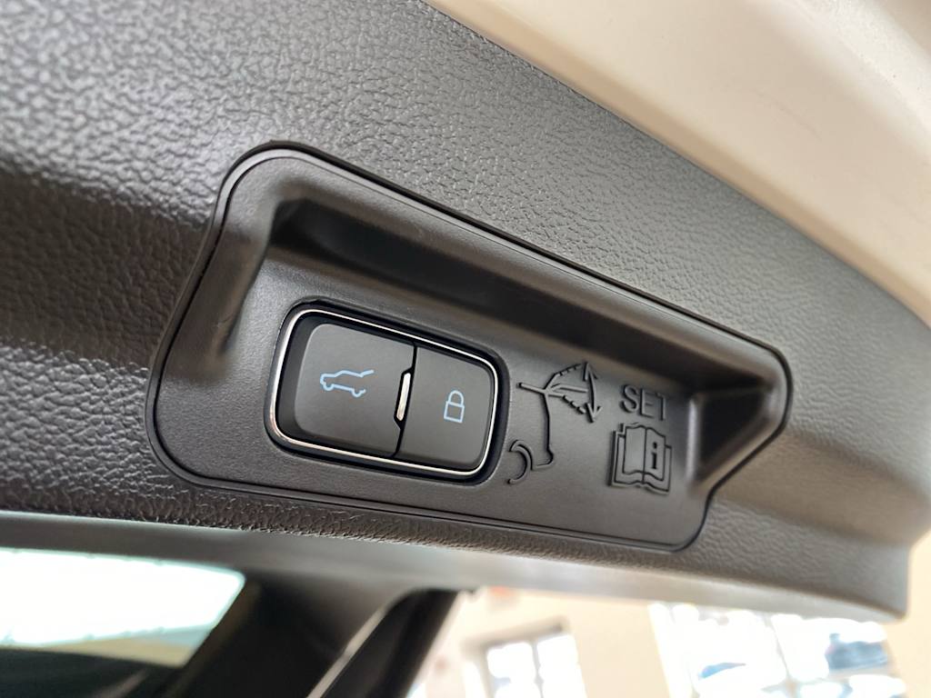 Thumbnail: 2021 Ford Explorer - 30