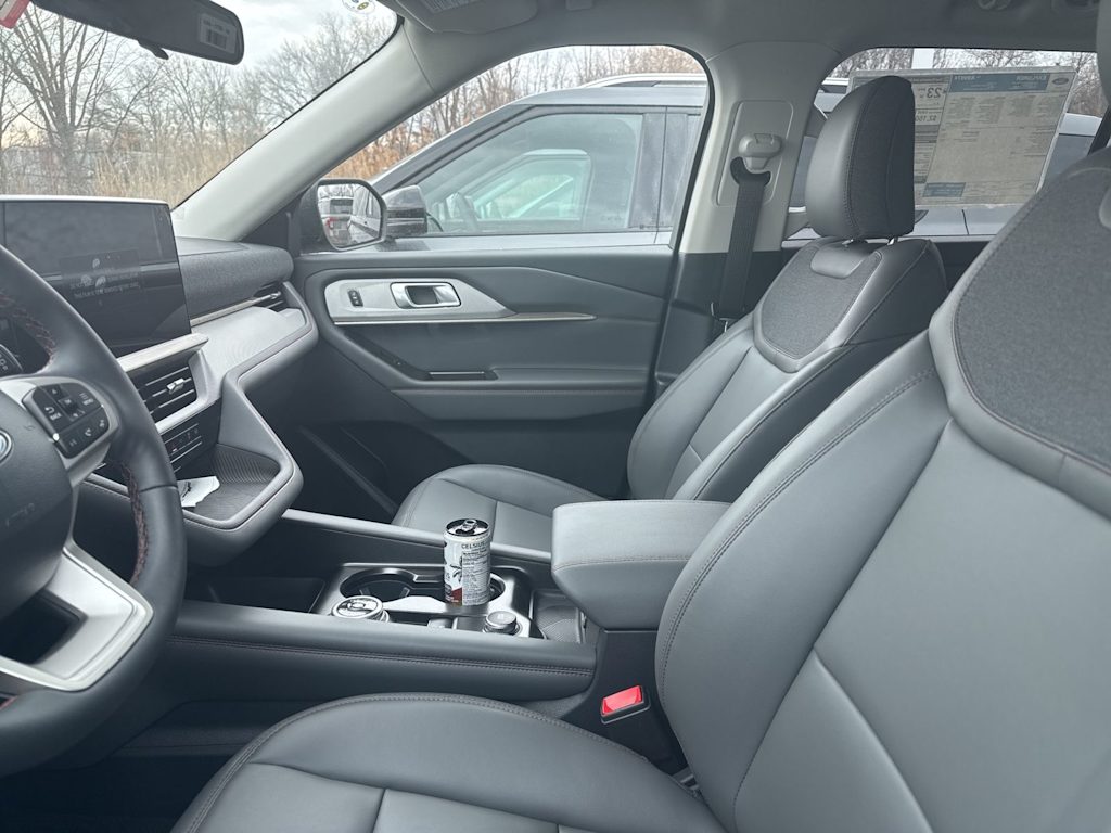 Thumbnail: 2026 Ford Explorer - 8