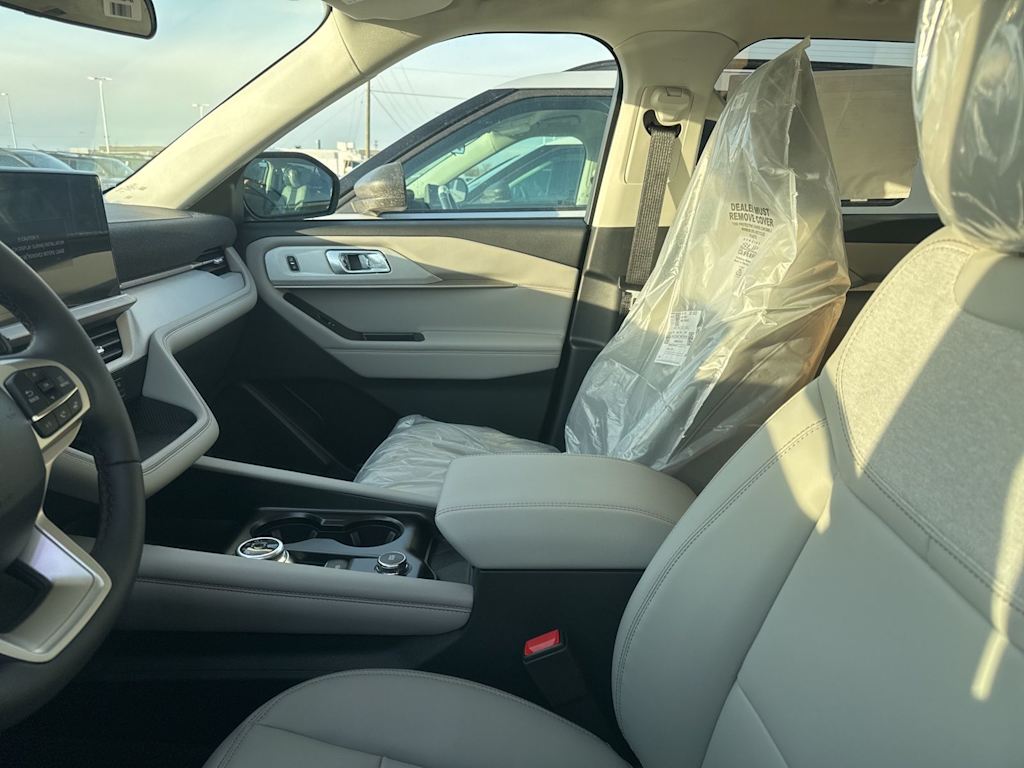 Thumbnail: 2026 Ford Explorer - 6