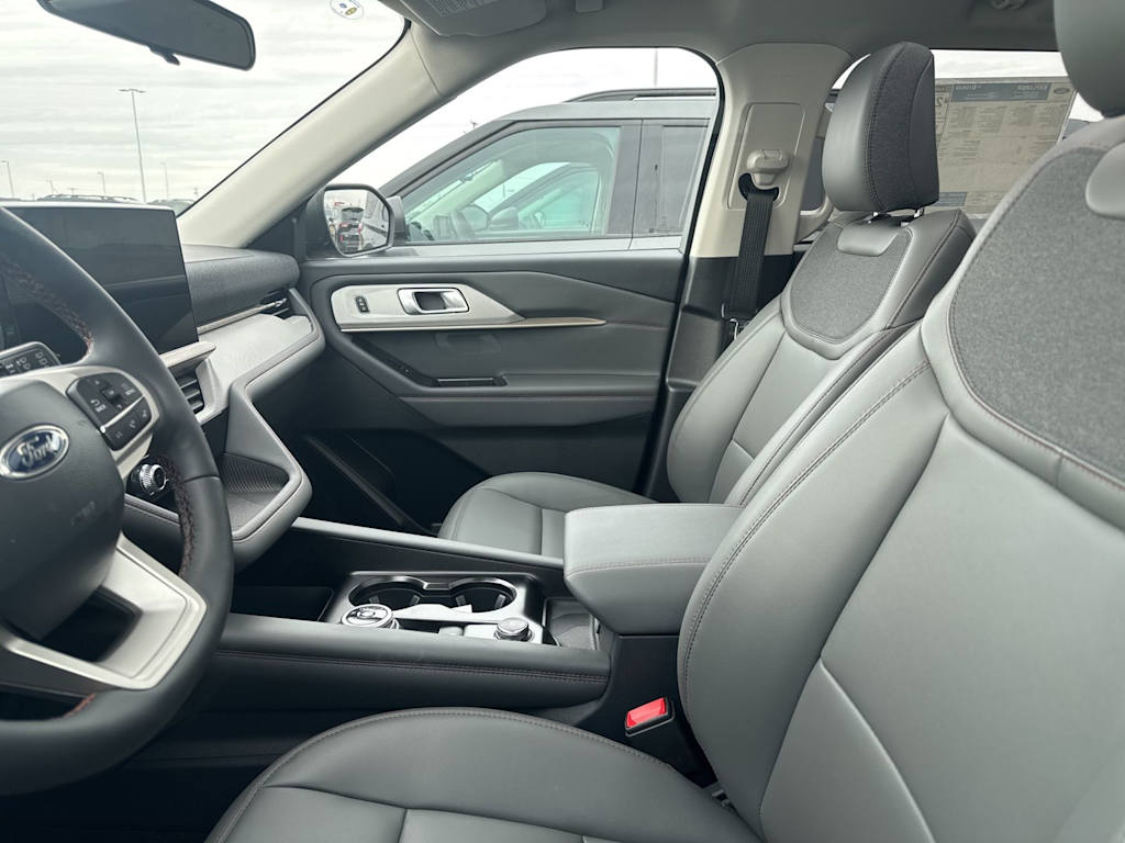 Thumbnail: 2026 Ford Explorer - 7