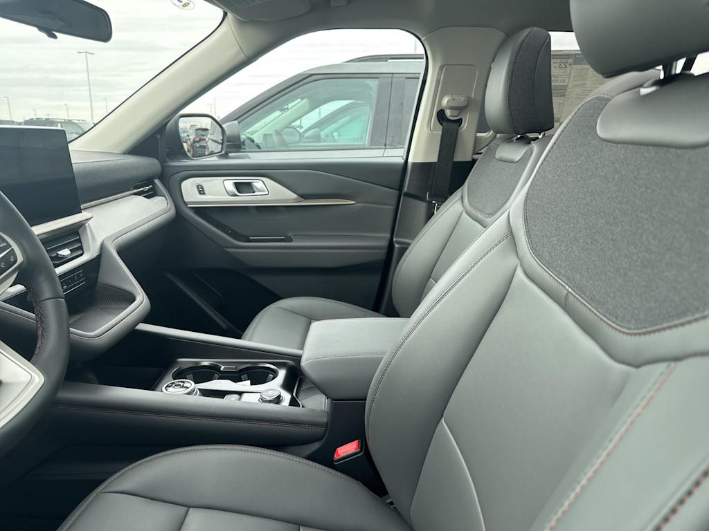 Thumbnail: 2026 Ford Explorer - 6