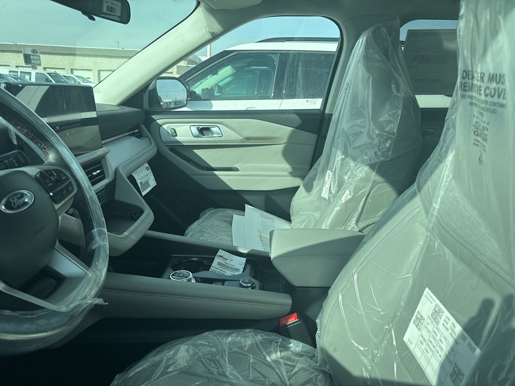 Thumbnail: 2026 Ford Explorer - 8