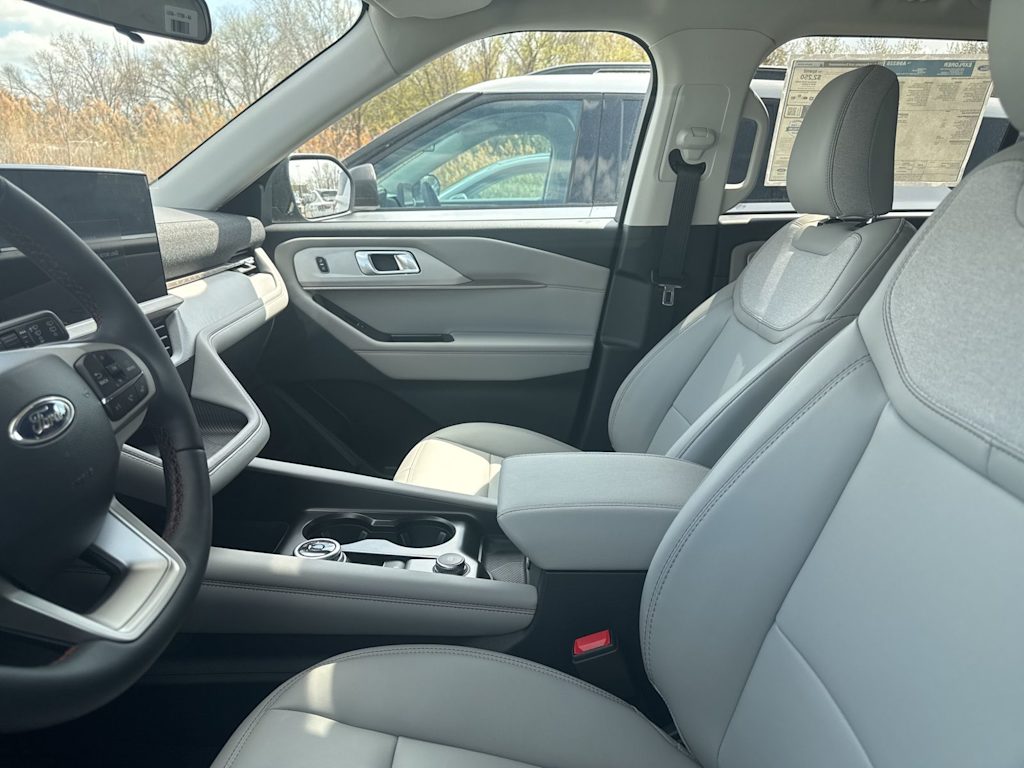 Thumbnail: 2026 Ford Explorer - 7