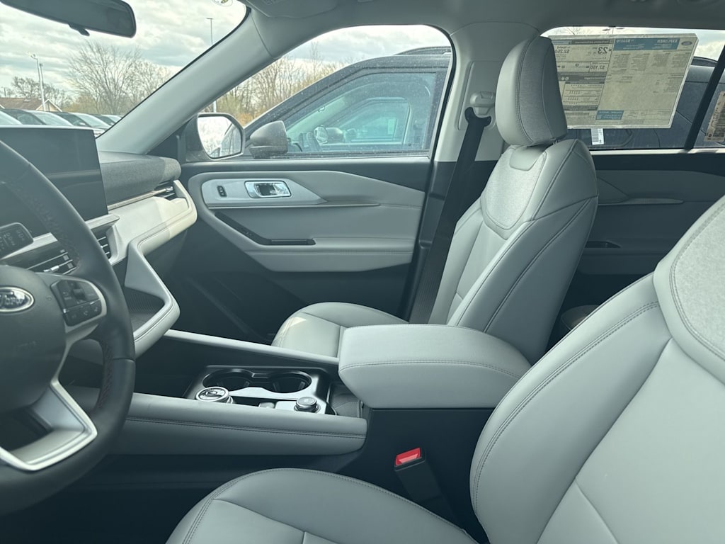 Thumbnail: 2026 Ford Explorer - 7