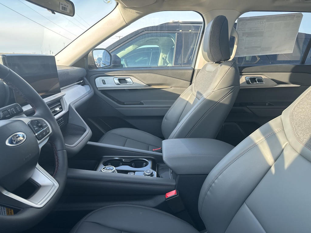 Thumbnail: 2026 Ford Explorer - 6