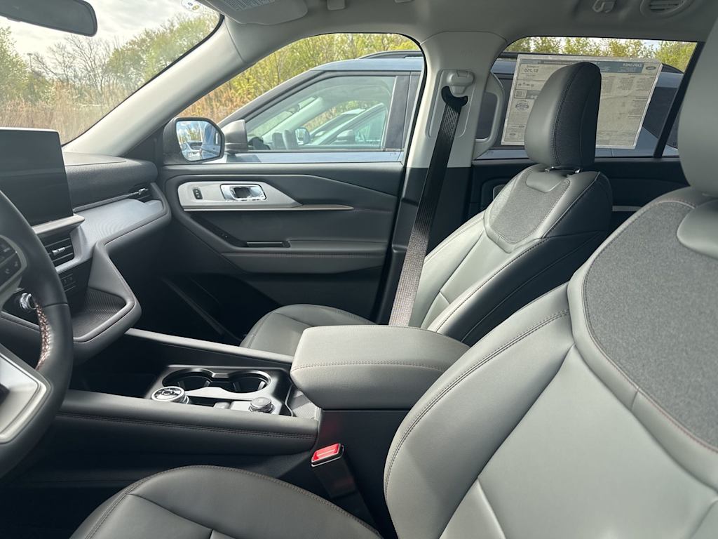 Thumbnail: 2026 Ford Explorer - 6