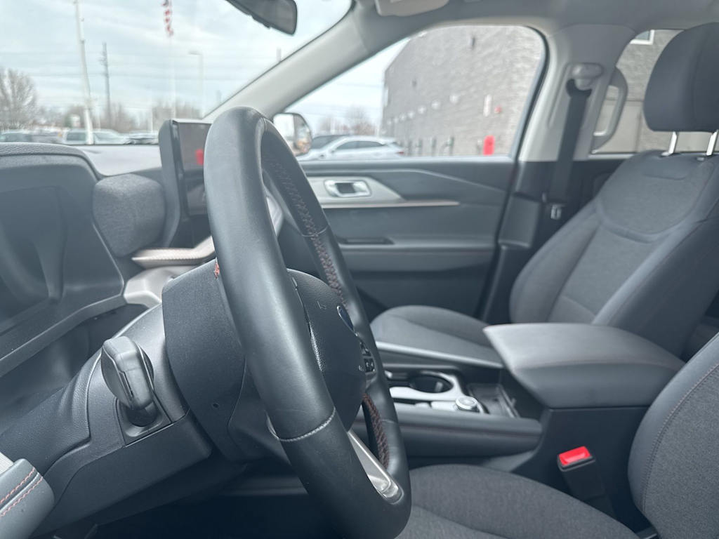 Thumbnail: 2025 Ford Explorer - 30