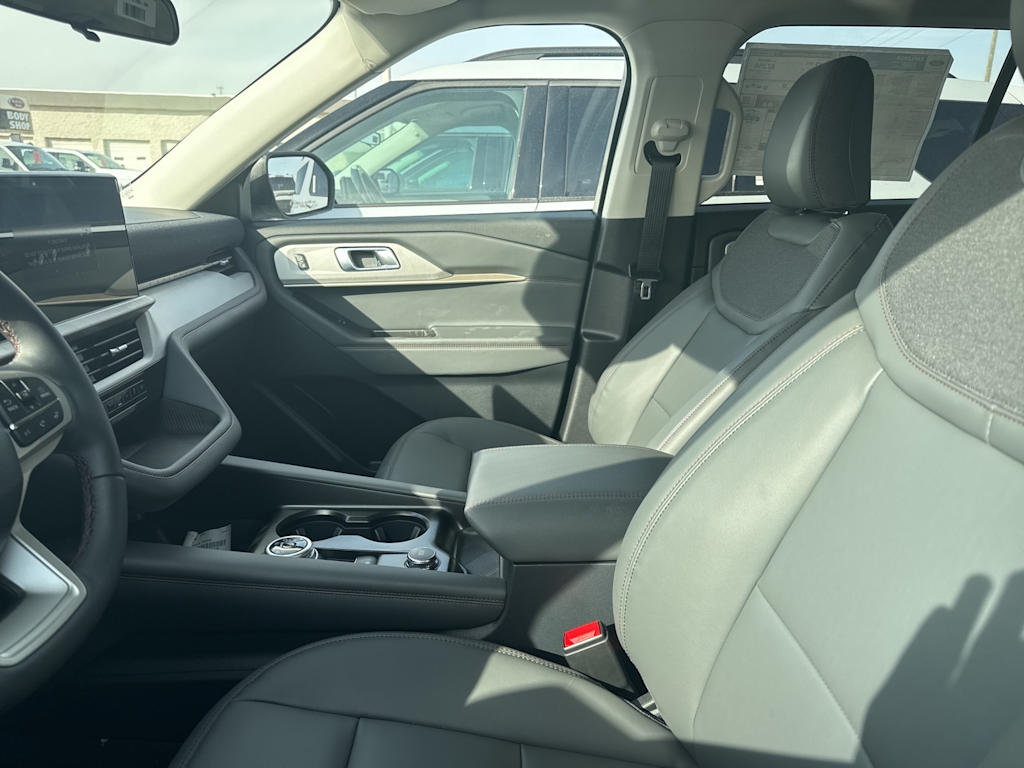 Thumbnail: 2026 Ford Explorer - 8