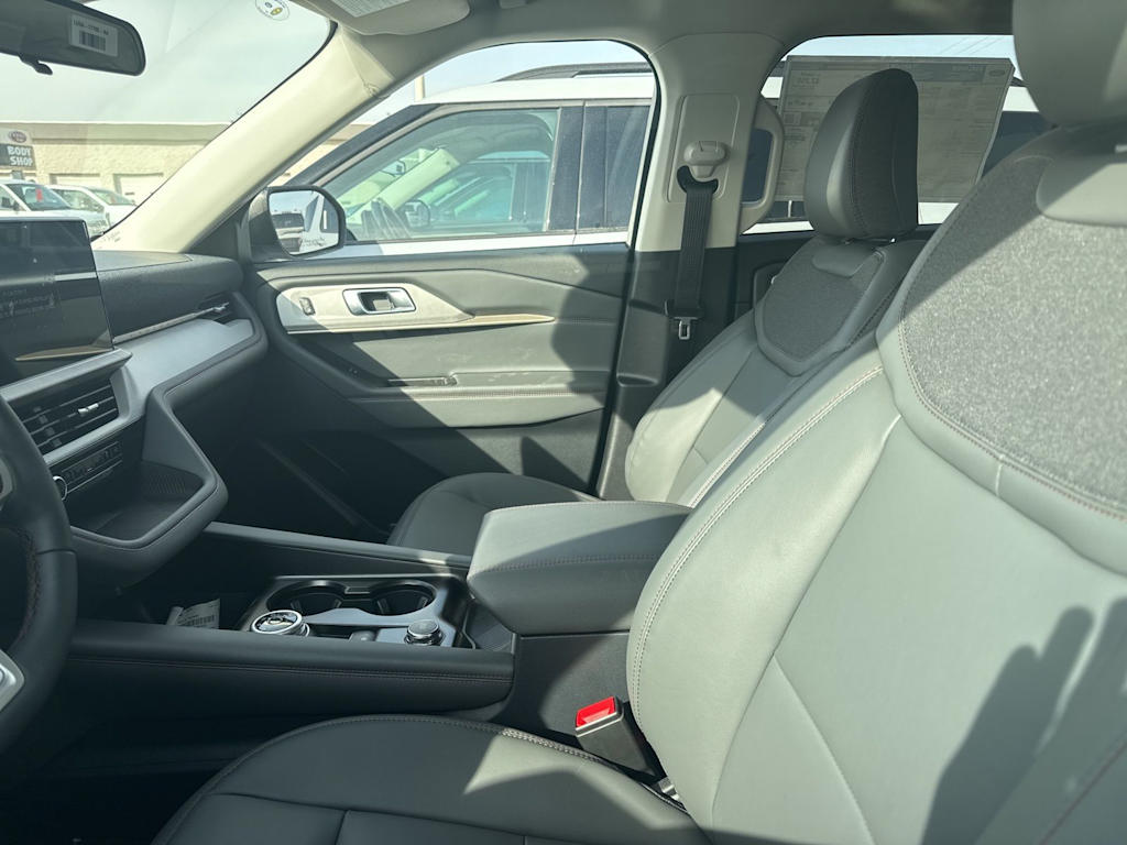 Thumbnail: 2026 Ford Explorer - 6