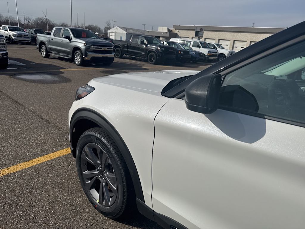 Thumbnail: 2026 Ford Explorer - 9