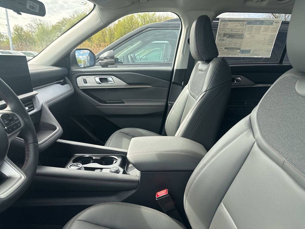 Thumbnail: 2026 Ford Explorer - 6