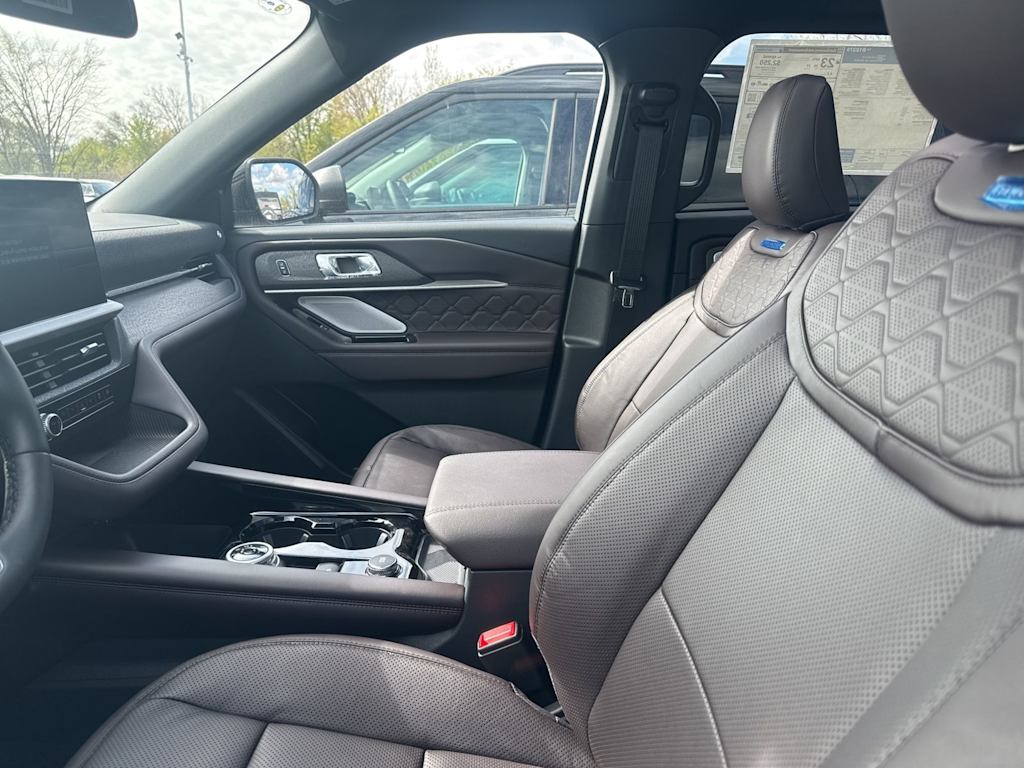 Thumbnail: 2026 Ford Explorer - 6