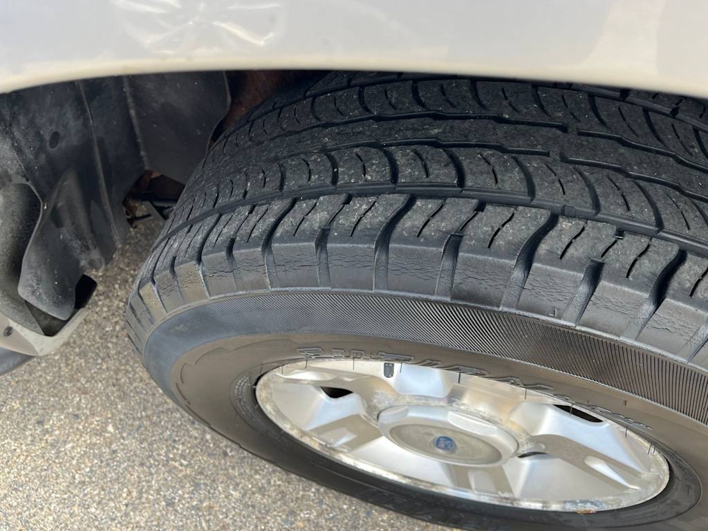 Thumbnail: 2001 Ford Explorer Sport Trac - 6