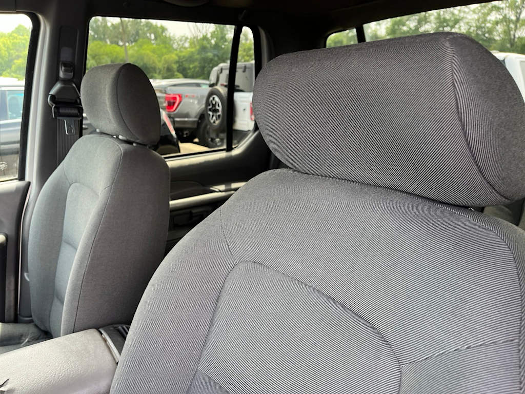 Thumbnail: 2001 Ford Explorer Sport Trac - 28
