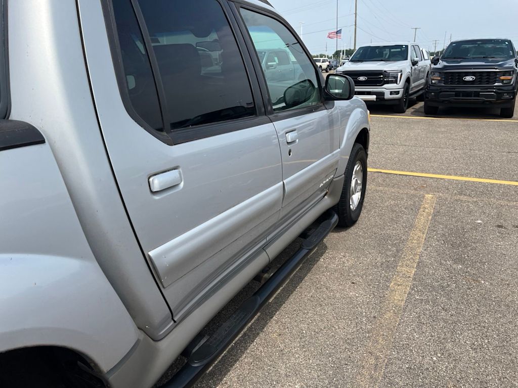 Thumbnail: 2001 Ford Explorer Sport Trac - 5
