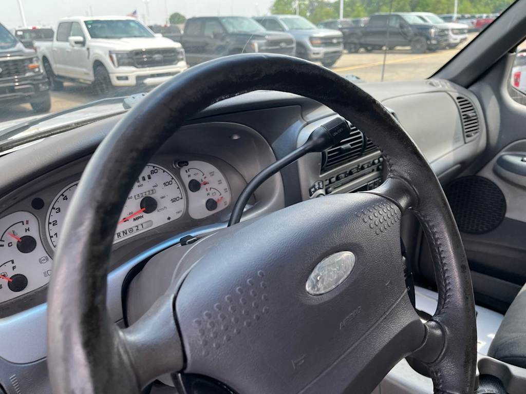 Thumbnail: 2001 Ford Explorer Sport Trac - 7