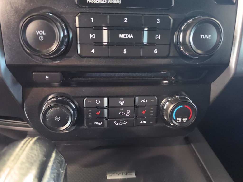 Thumbnail: 2016 Ford F-150 - 30