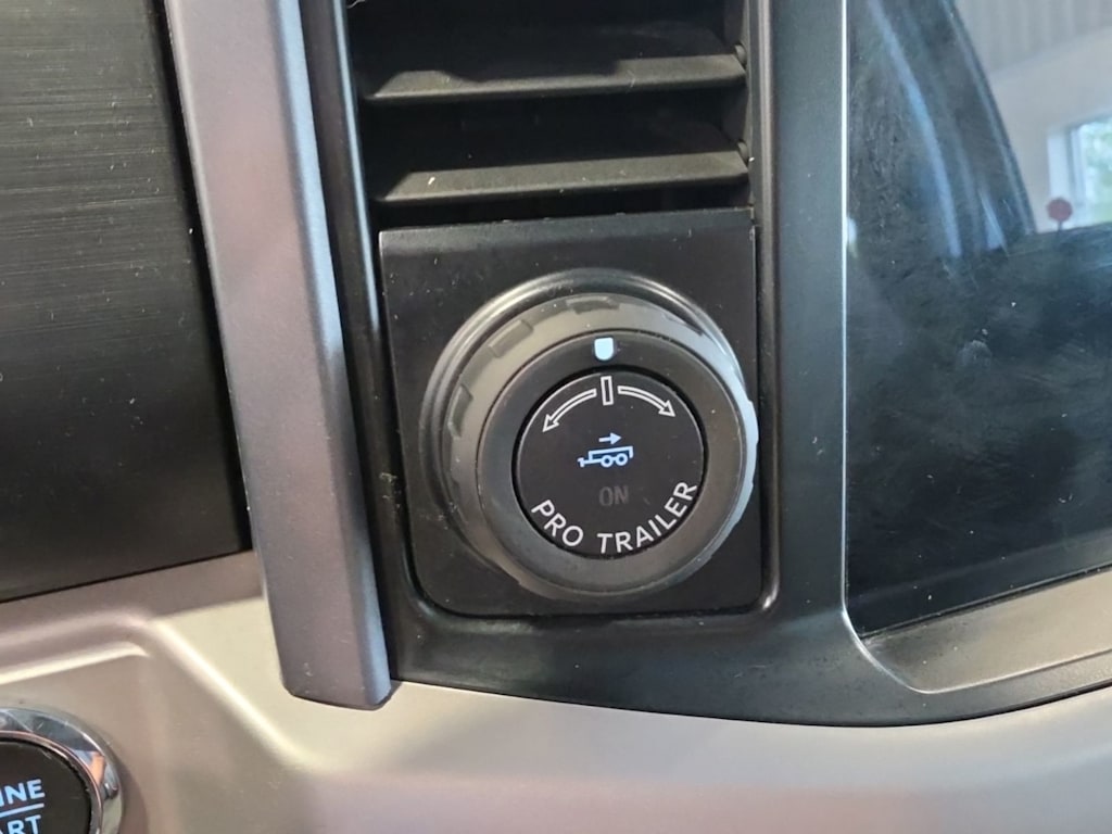 Thumbnail: 2023 Ford F-150 - 32