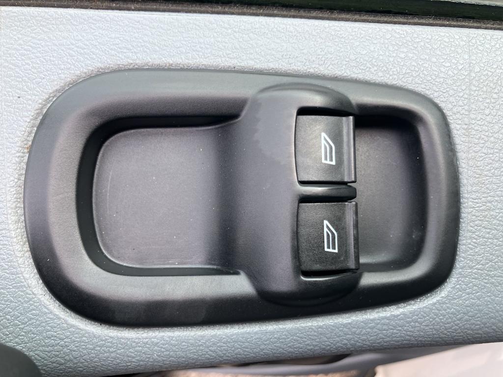 Thumbnail: 2017 Ford Transit Series - 18