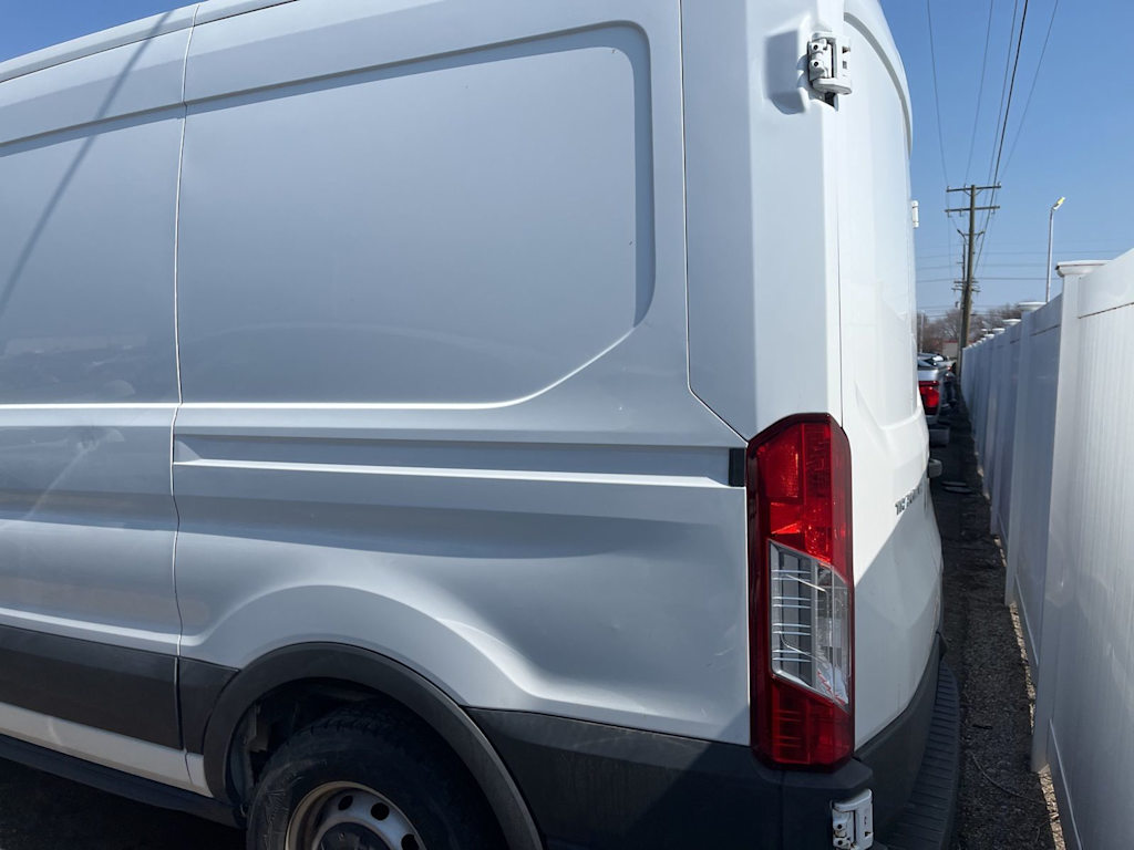Thumbnail: 2017 Ford Transit Series - 21
