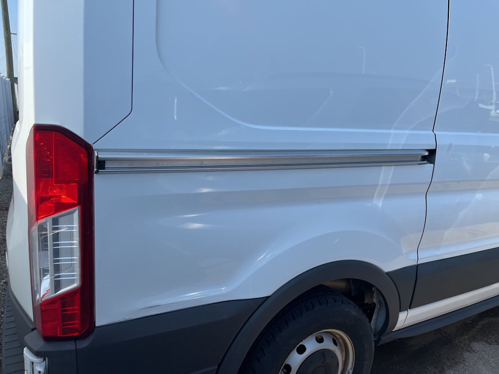 Thumbnail: 2017 Ford Transit Series - 23