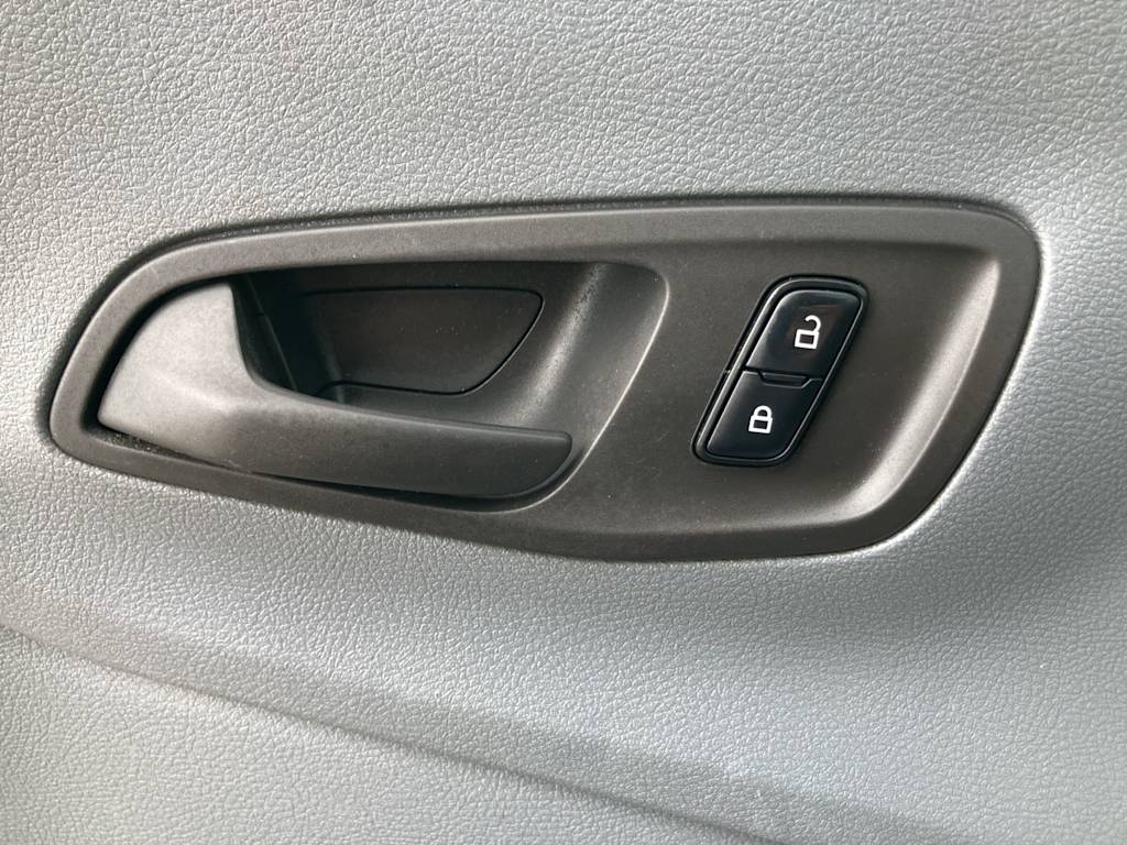 Thumbnail: 2017 Ford Transit Series - 13