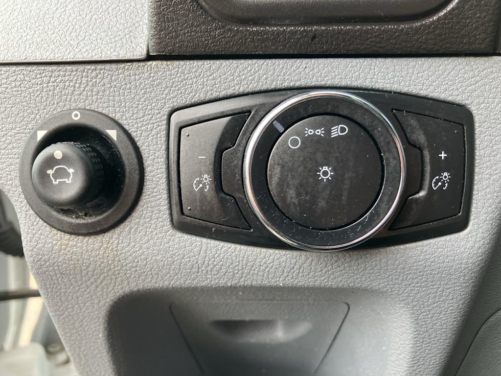 Thumbnail: 2017 Ford Transit Series - 32