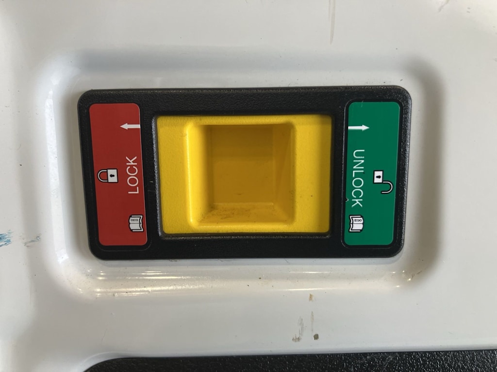 Thumbnail: 2017 Ford Transit Series - 9