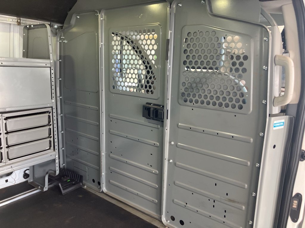 Thumbnail: 2017 Ford Transit Series - 8