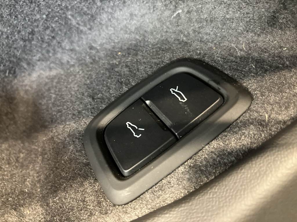 Thumbnail: 2023 Chevrolet Corvette - 21