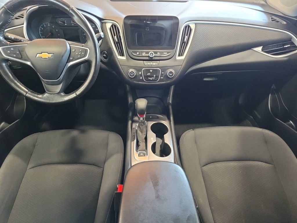 Thumbnail: 2022 Chevrolet Malibu - 2