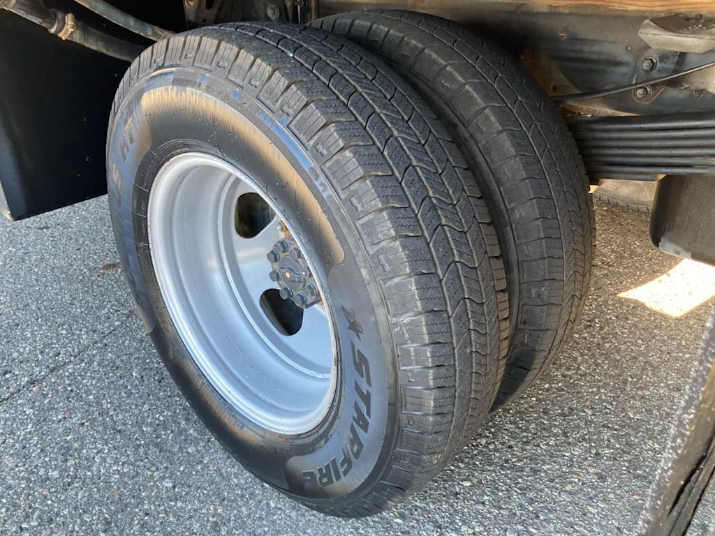 Thumbnail: 2011 Chevrolet Silverado 3500 - 16