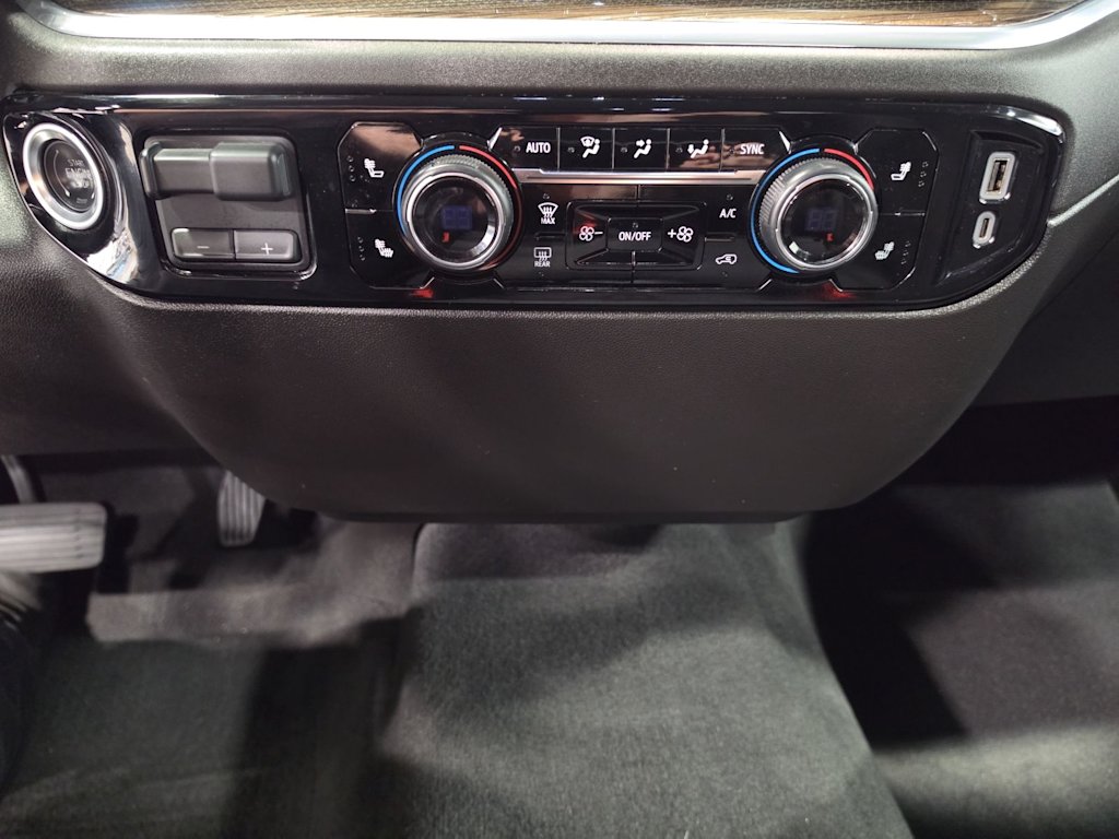 Thumbnail: 2025 Chevrolet Silverado 2500 - 24