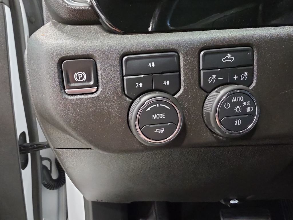 Thumbnail: 2025 Chevrolet Silverado 2500 - 22