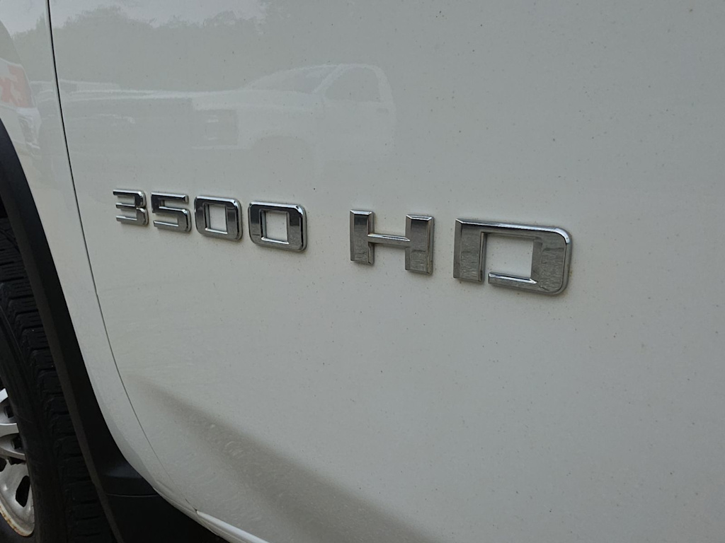 Thumbnail: 2022 Chevrolet Silverado 3500 - 6