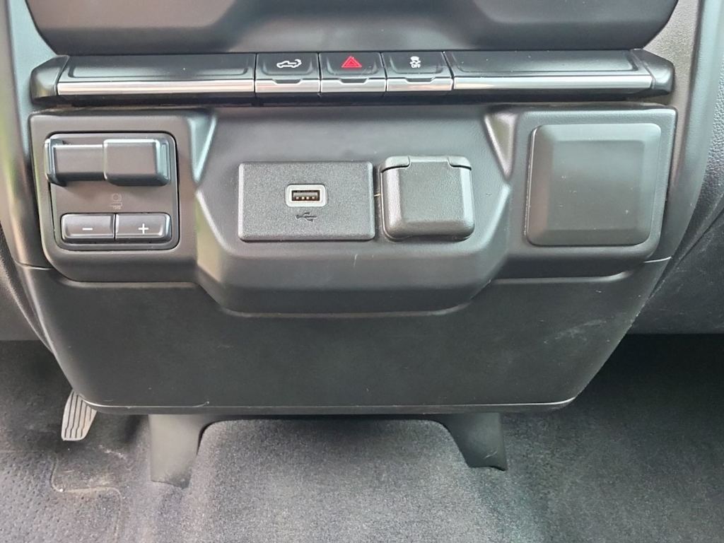 Thumbnail: 2020 Chevrolet Silverado 2500 - 24