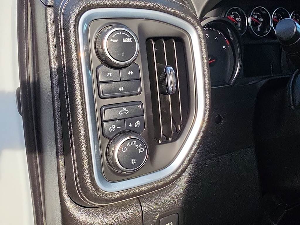 Thumbnail: 2023 Chevrolet Silverado 2500 - 24