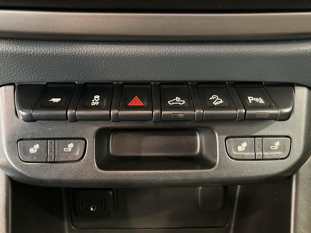 Thumbnail: 2020 Chevrolet Colorado - 22