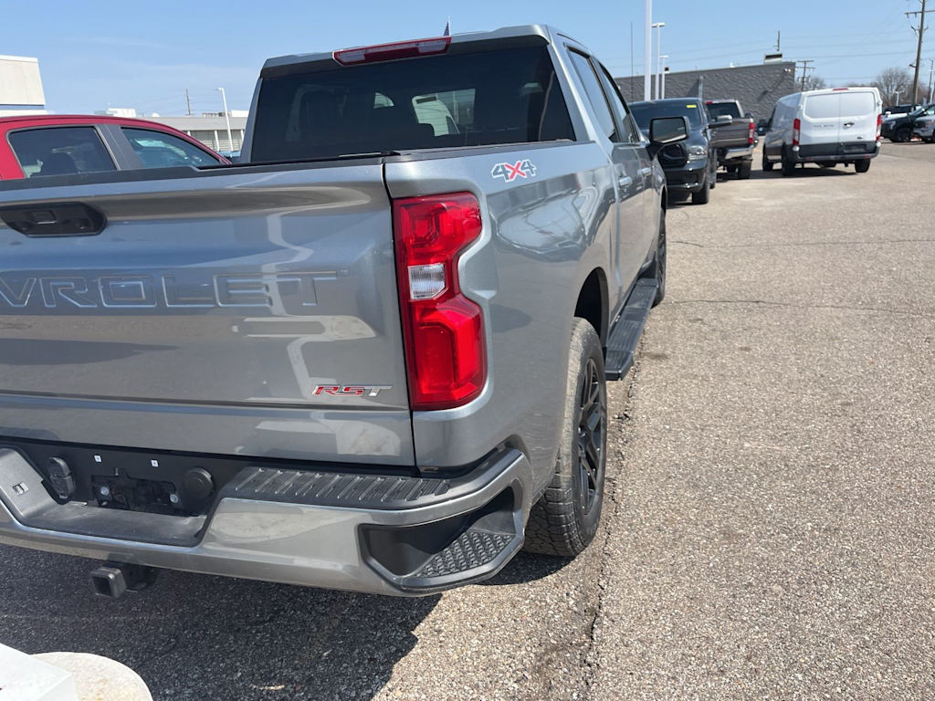 Thumbnail: 2024 Chevrolet Silverado 1500 - 15