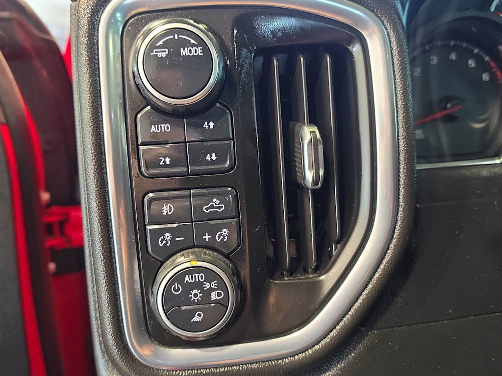 Thumbnail: 2020 Chevrolet Silverado 1500 - 26