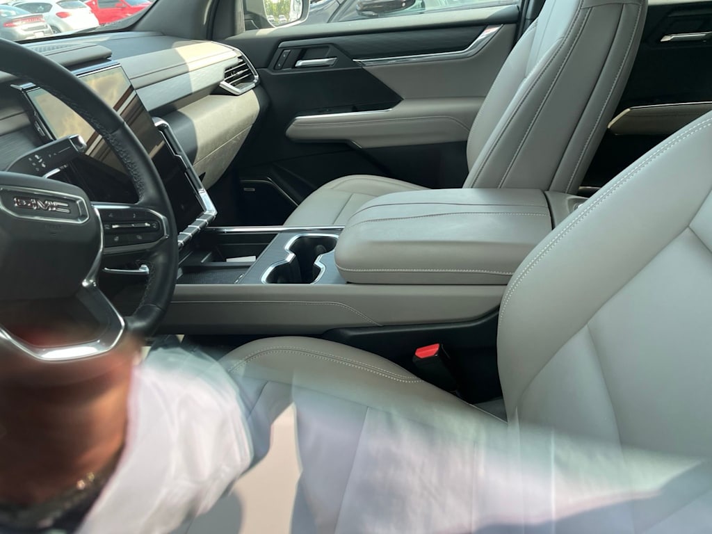Thumbnail: 2024 GMC Acadia - 25