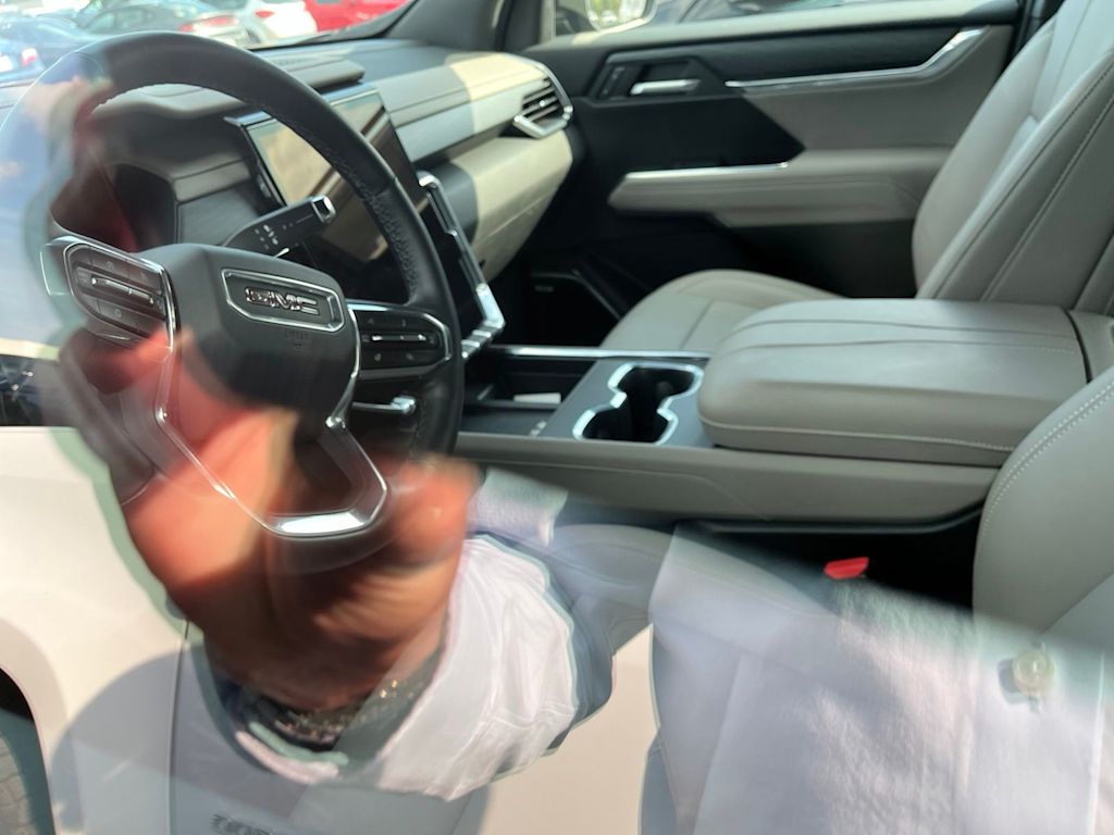 Thumbnail: 2024 GMC Acadia - 27