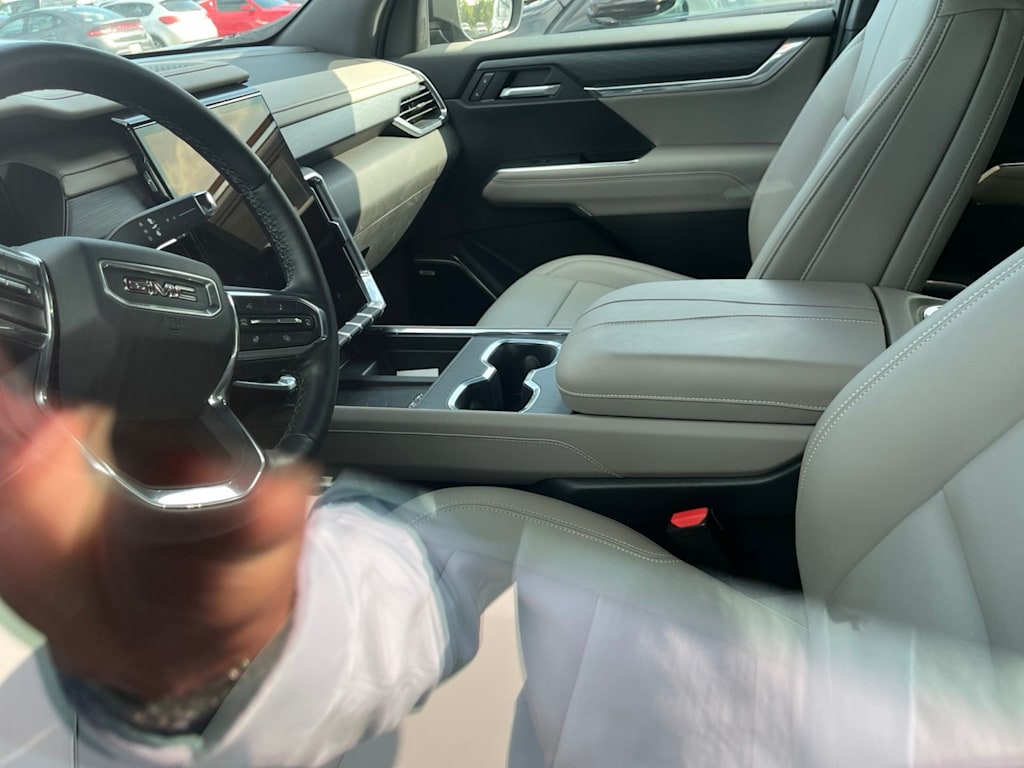 Thumbnail: 2024 GMC Acadia - 26