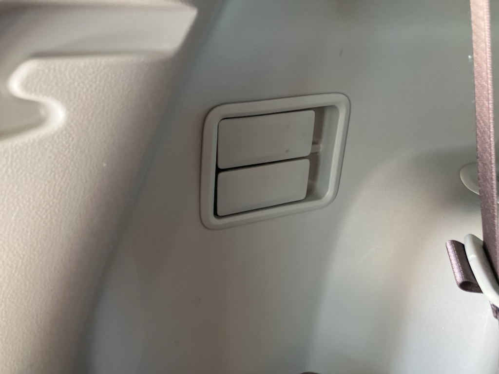 Thumbnail: 2017 GMC Acadia - 33