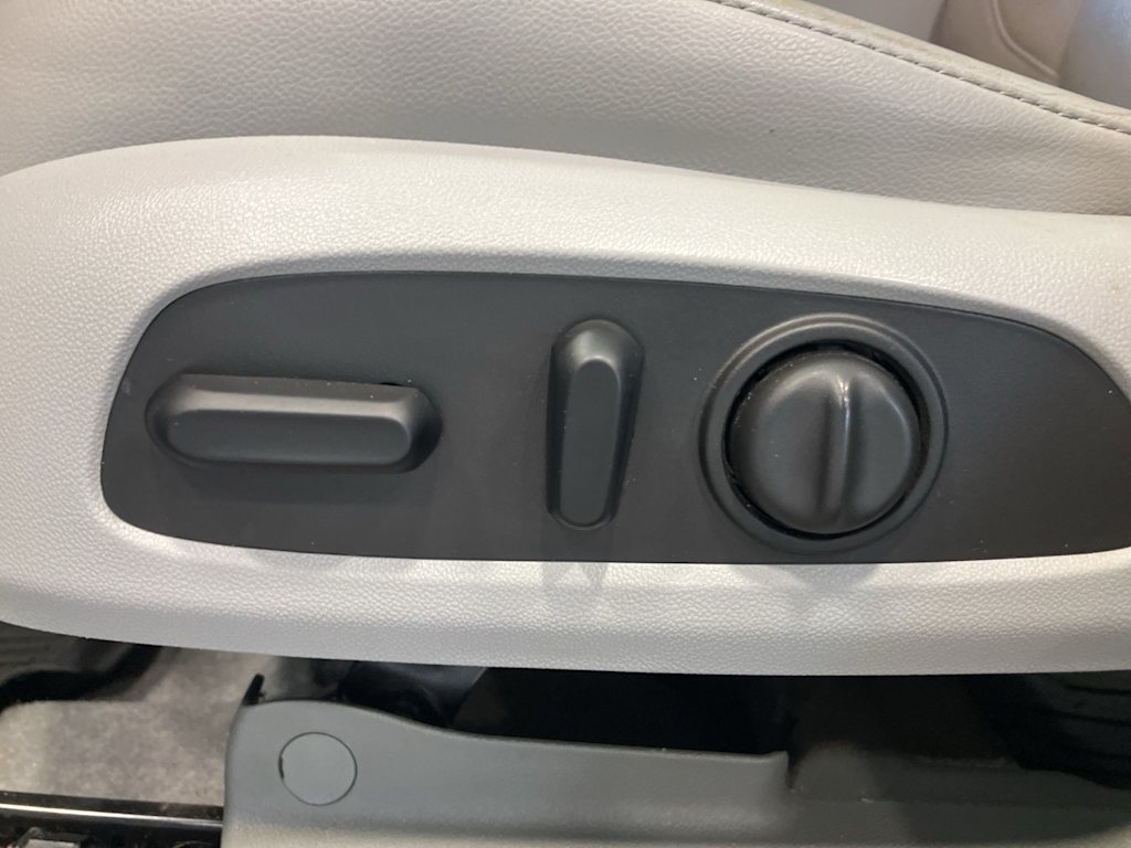 Thumbnail: 2017 GMC Acadia - 20