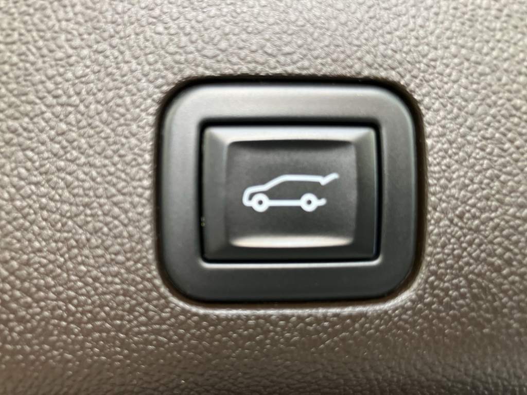 Thumbnail: 2023 GMC Yukon - 33