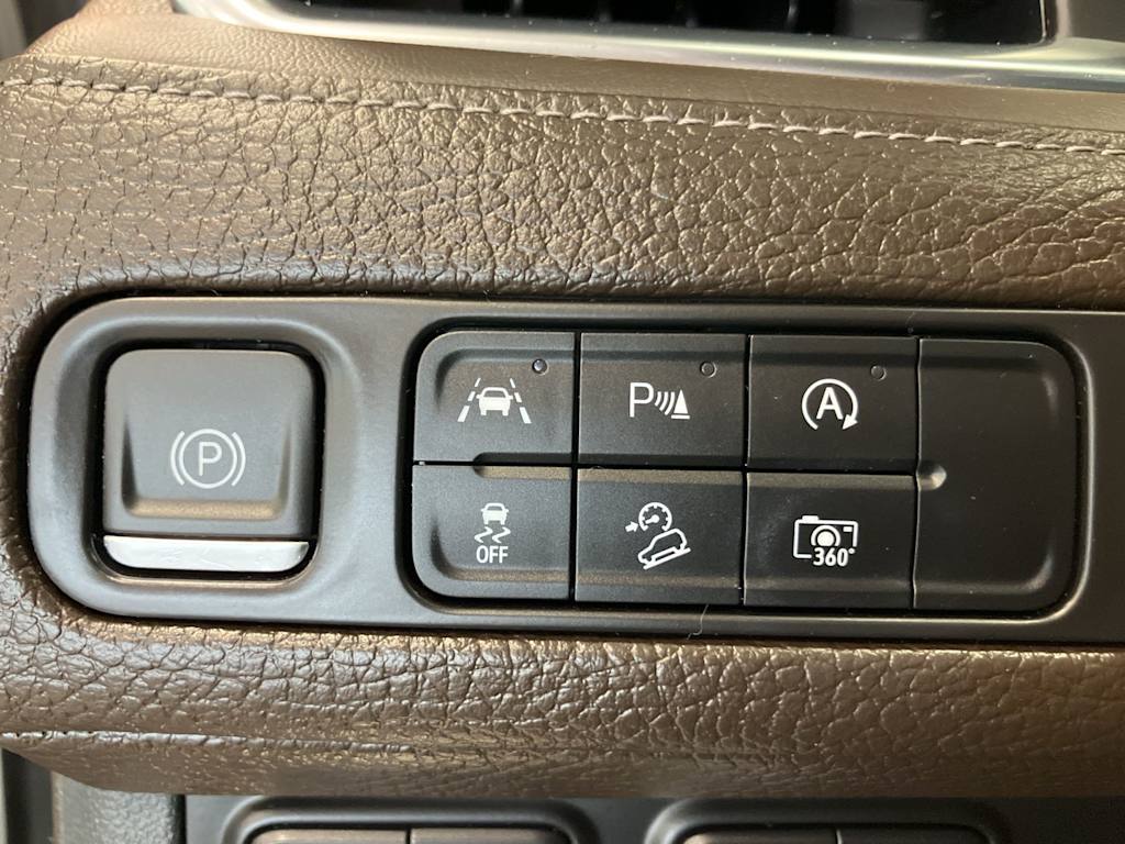 Thumbnail: 2023 GMC Yukon - 23